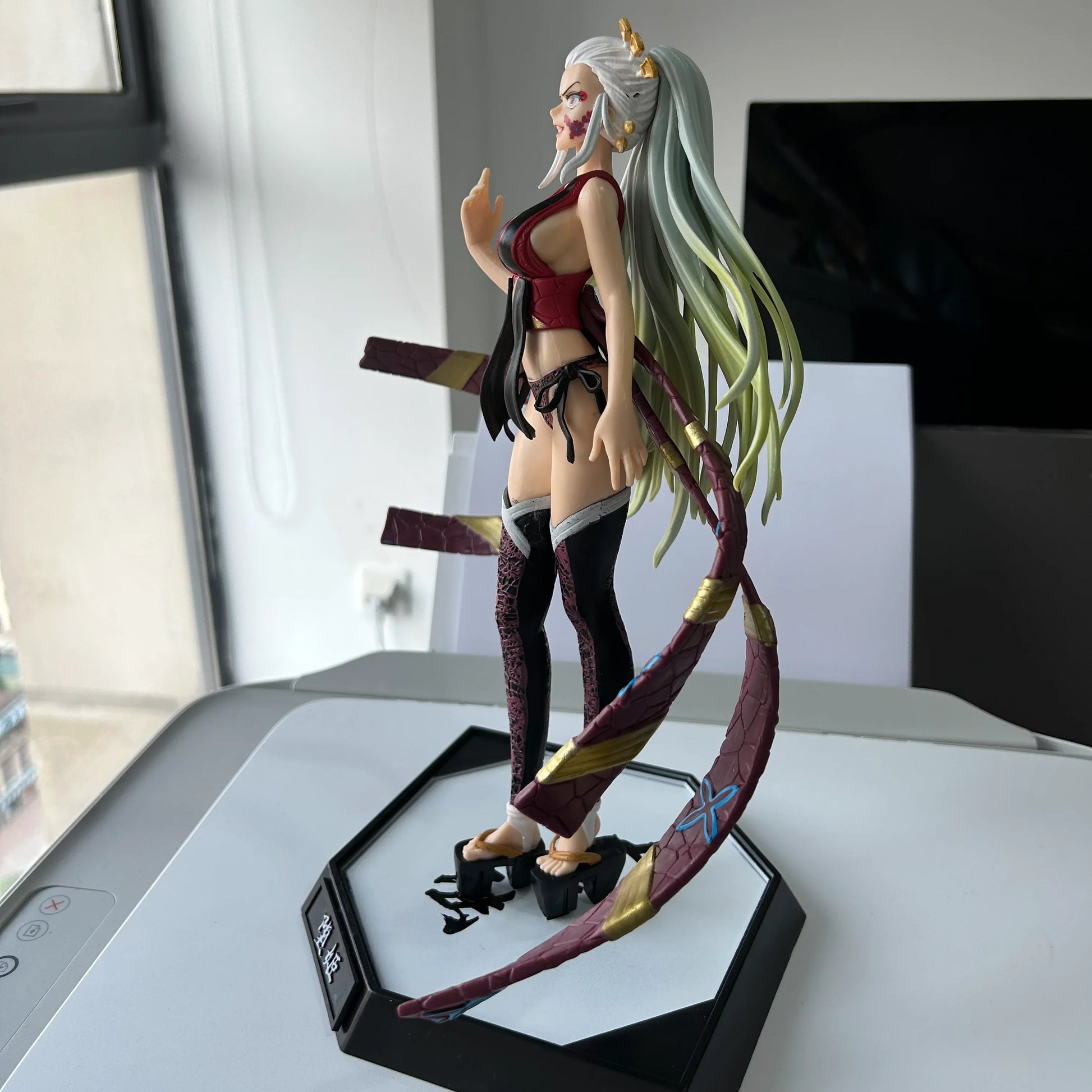 Demon Slayer - Figurine Lunes Démoniaques - Daki